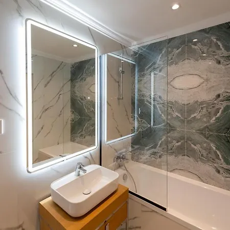 Aparthotel One66